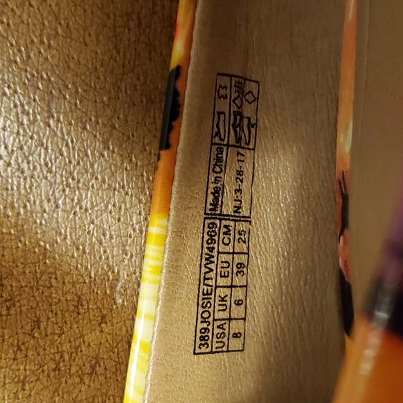 VIONIC Josie Floral Kitten Heel - Picture 5 of 7